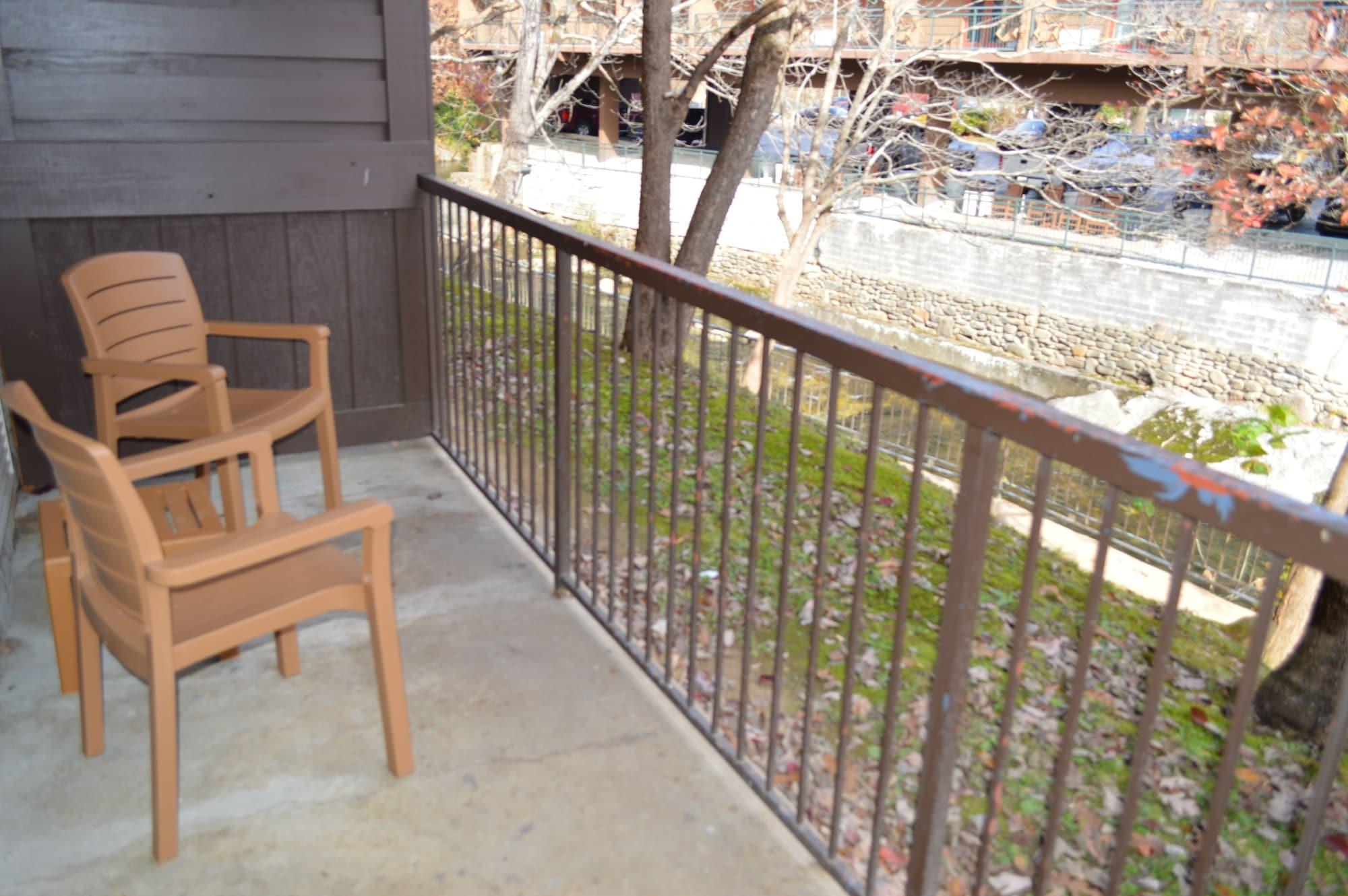 Econo Lodge Inn & Suites On The River Gatlinburg Exterior photo